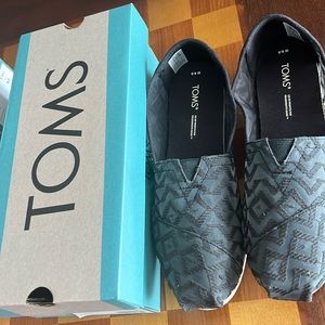 Toms Alpargata Black Chevron Lace size 8.5